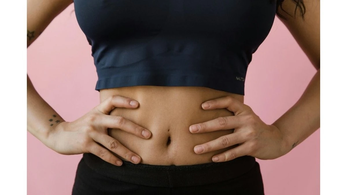 Rytuał 20 minut: jak poranny spacer usuwa tłuszcz z brzucha