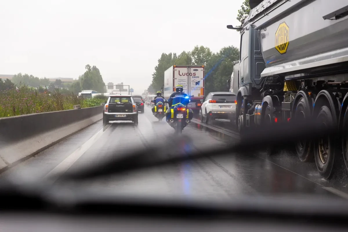 Gwałtowne burze we Francji: dlaczego letnia nawałnica stała się śmiertelną pułapką