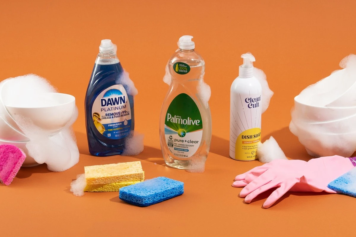 Trik z sodą, dzięki któremu płyn do naczyń starcza na dwa razy dłużej - image 1