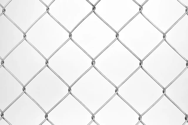 Ogrodzenie z siatki - kiedy potrzebne pozwolenie? Sprawdź wymogi