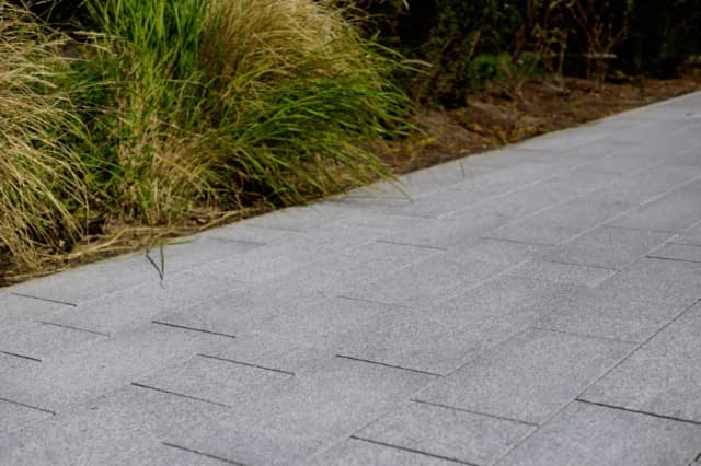 Jak układać płyty granitowe na tarasie: Praktyczny poradnik