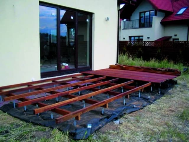 Jak przygotować deski na taras: 5 kroków do idealnego efektu