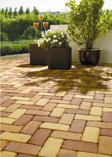 Klinkier czy gres na taras: Porównanie zalet i wad obu materiałów