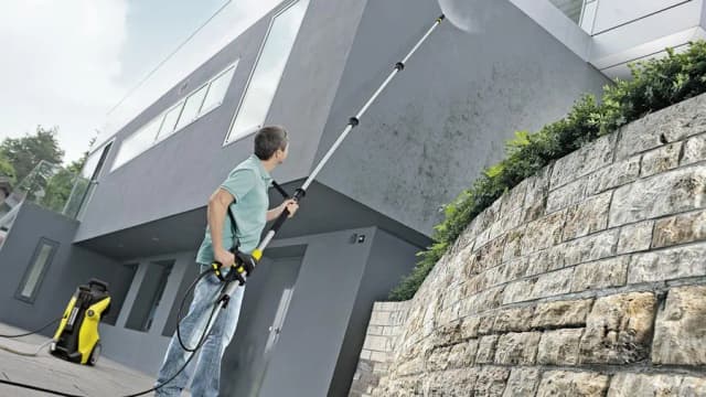 Jak umyć elewację silikonową: skuteczne metody i porady eksperta